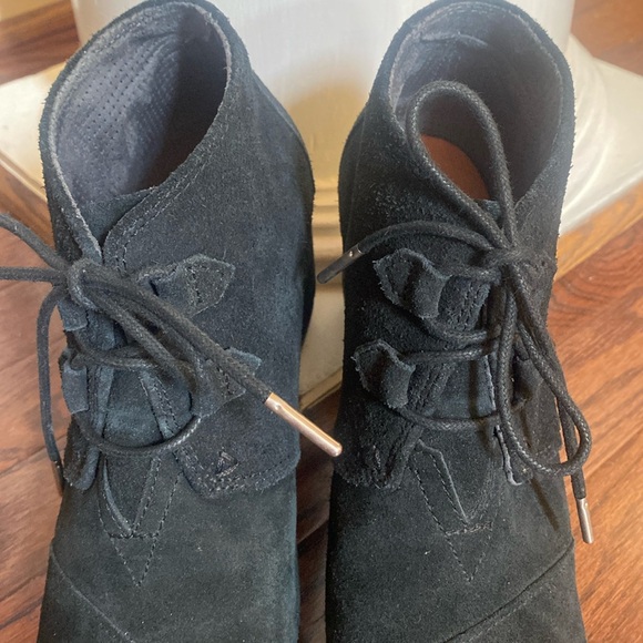 Toms Kaia Wedge Black Suede Booties - Picture 7 of 13
